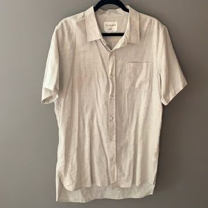 Mens button up light weight shirt